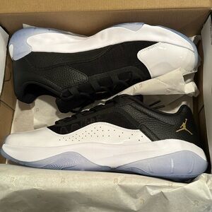 Air Jordan 11 Comfort Low Men’s size 12